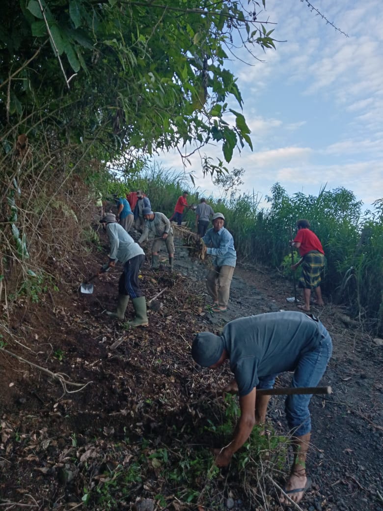 Gotong Royong Tempek Batu