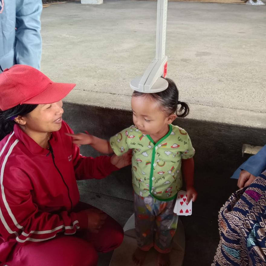 GIAT POSYANDU BALITA DAN POSBINDU BATUKAANG